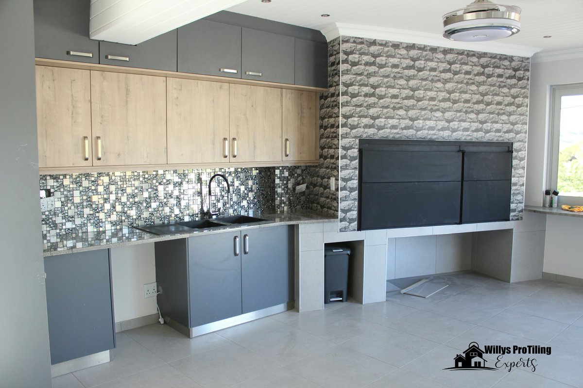 WillysProTiling's tweet photo. #GlassMosaic &amp; all tiling installation done by Willys ProTiling Experts 
👌👌👌 https://t.co/6Jl4BxB3EM