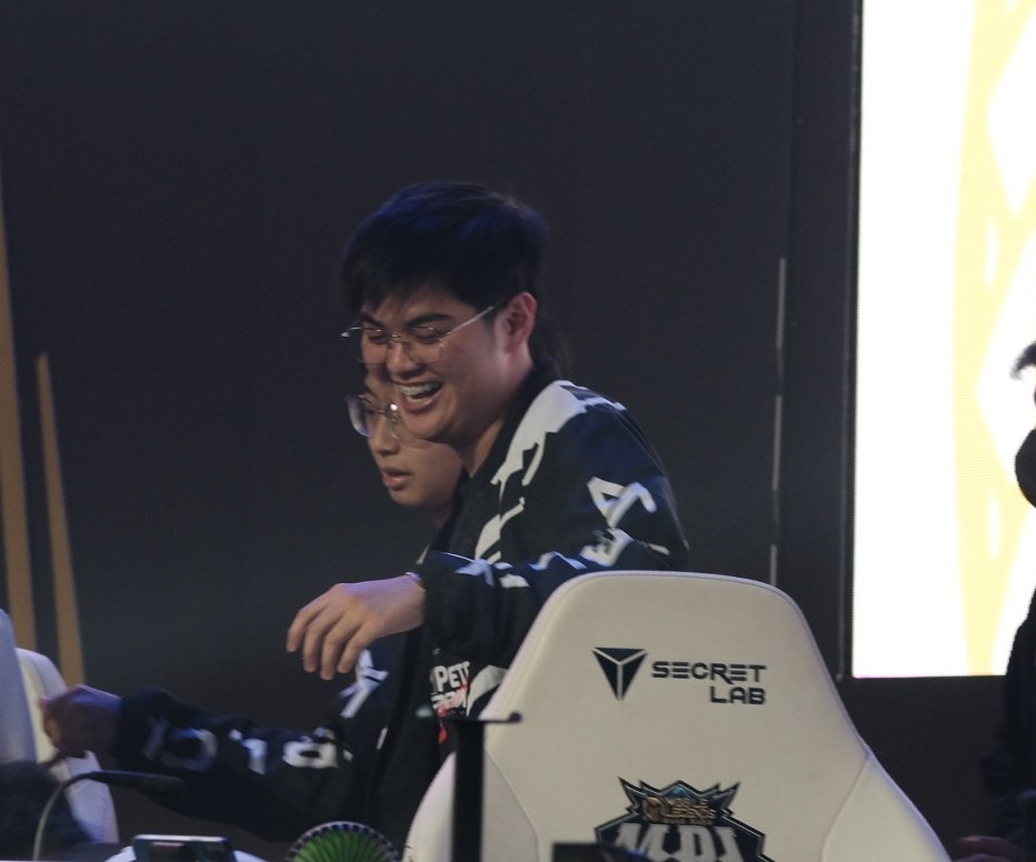 hourly_wise's tweet photo. Congrats our best jungler!! You did great today❤️ https://t.co/Cs2twWOq7f
