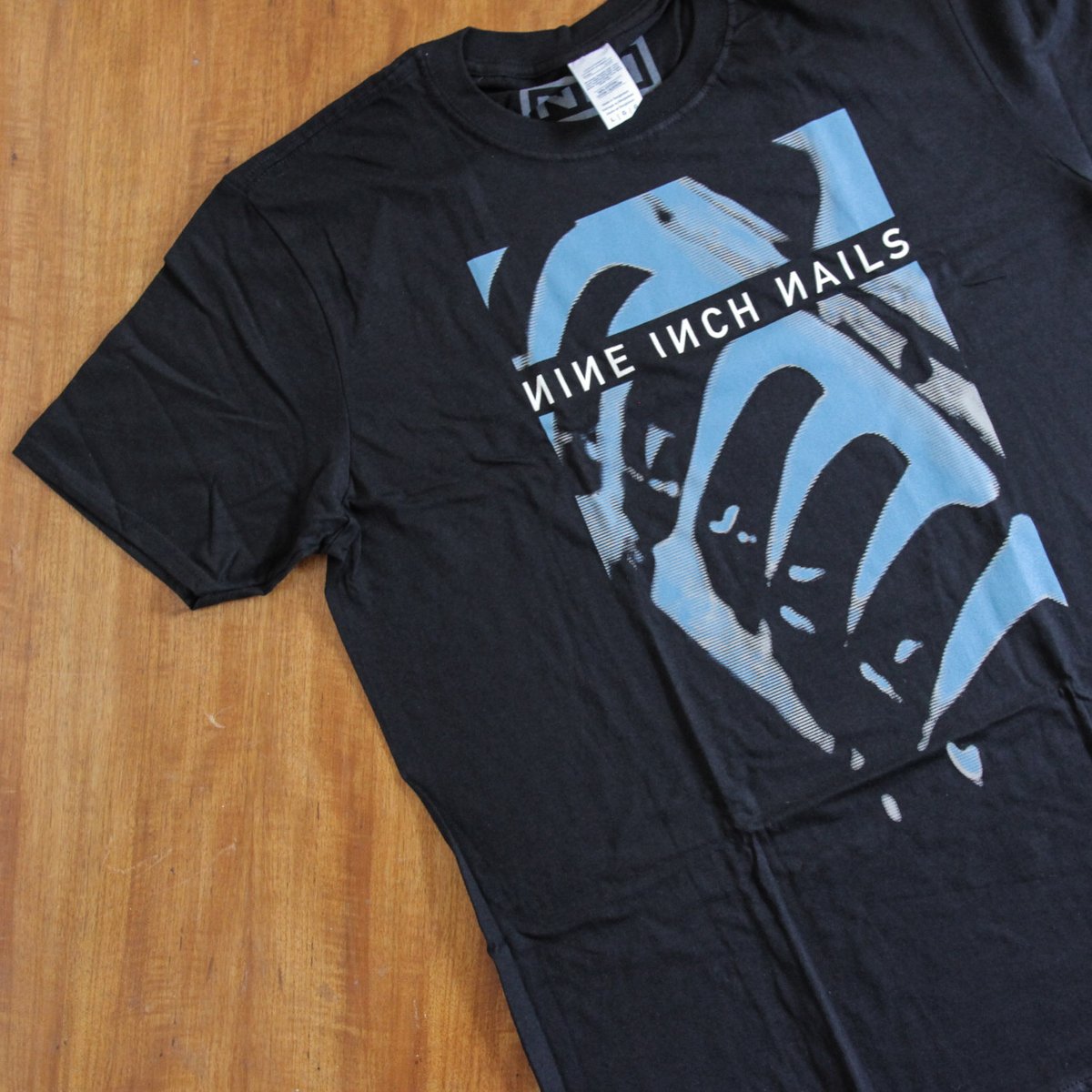 For Sale 
Nine Inch Nails - Pretty Hate Machine T-Shirt 
Size L 
350K 

Order Now: 

Bukalapak bukalapak.com/u/acerocker77
Tokopedia tokopedia.com/kiba777 

#jajanrock #kaosband #kaosmusik #musicmerch #nineinchnails #industrial