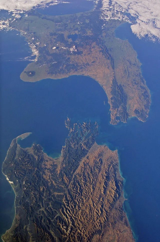 New Zealand's Cook Straight captured from the International Space Station.
Credit: Don Pettit (<a href="/astro_Pettit/">Don Pettit</a>)