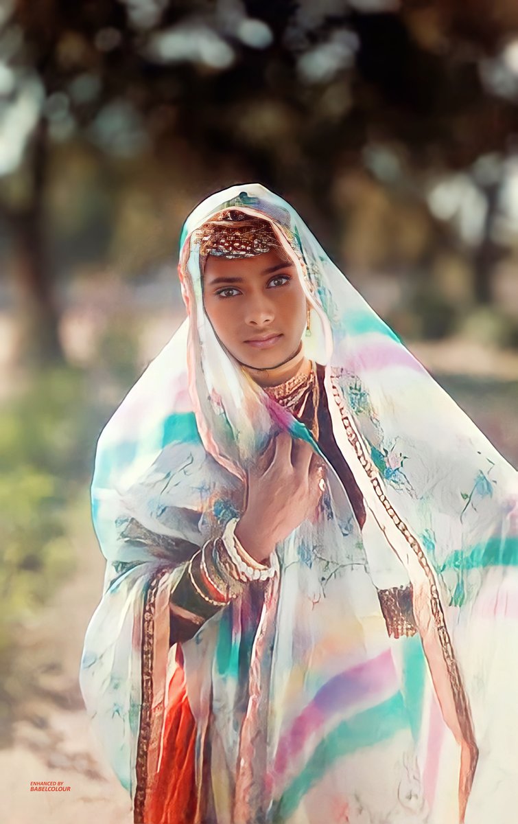 Portrait of a Hindu girl in the city of Agra, 97 years ago, photographed in colour in 1926 by Jules Gervais-Courtellemont (1863–1931). It is not colourised.