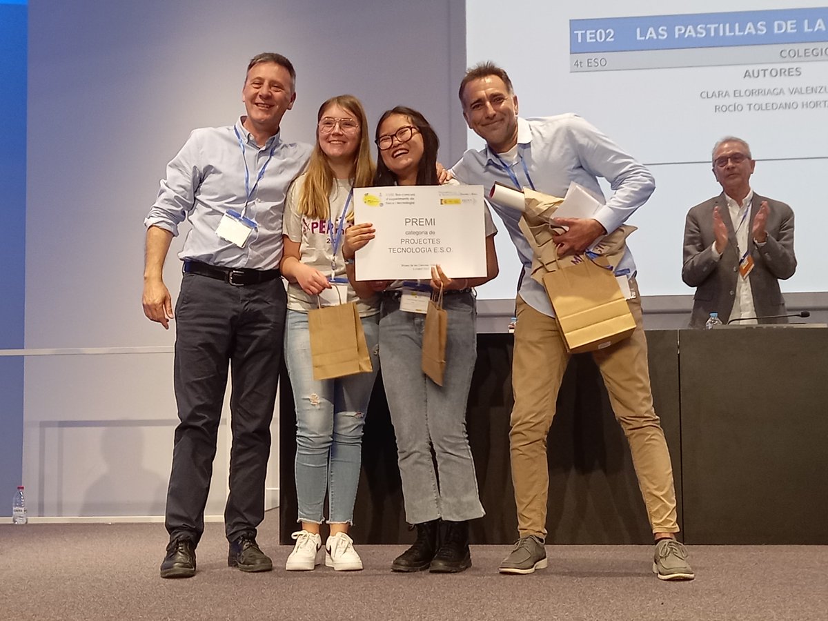 FiraExperimenta's tweet photo. En Tecnologia d'ESO, primer premi per a "Las pastillas de la abuela". Enhorabona! 🥳 #Experimenta23 https://t.co/sd2CpzoTUr