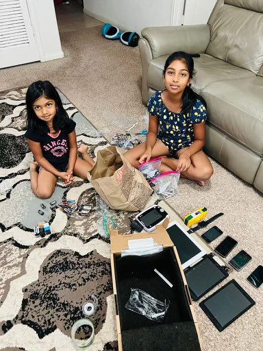 srinihaltammana's tweet photo. Day 2/30: 🌟 Kudos to Snithika, one of #RMB's star volunteers, for her tireless efforts in promoting battery recycling and waste reduction! 🙌
Thank you! #GlobalVolunteerMonth
@recycleabattery @PointsofLight #PointsOfLightAmbassador #BatteryRecycling #WasteReduction #TeamRMB https://t.co/SCNo8uUqZP