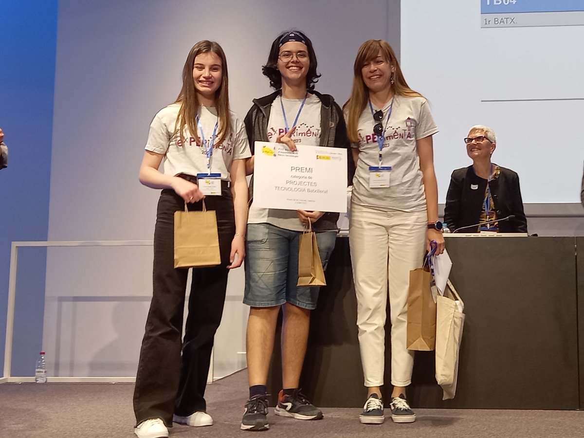 FiraExperimenta's tweet photo. En Tecnologia de Batxillerat i CCFF, primer premi per a "¿Me echas una mano?" 👏👏 #Experimenta23 https://t.co/m9C1NkBB4Z