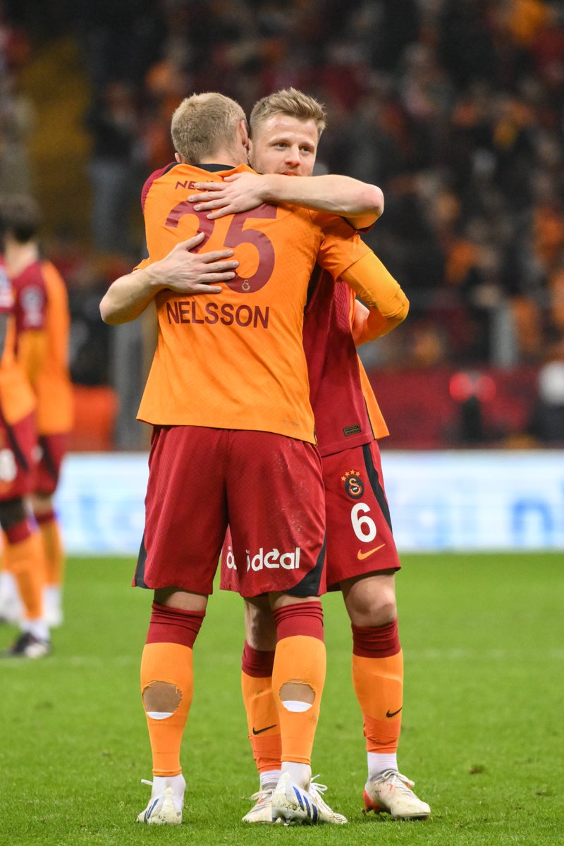 GalatasaraySK's tweet photo. 🦁 WARRIORS! 🔥

𝑁𝑒𝑙𝑠𝑠𝑜𝑛 🤜🤛 𝑀𝑖𝑑𝑡𝑠𝑗ø https://t.co/8pf5GAoVpx
