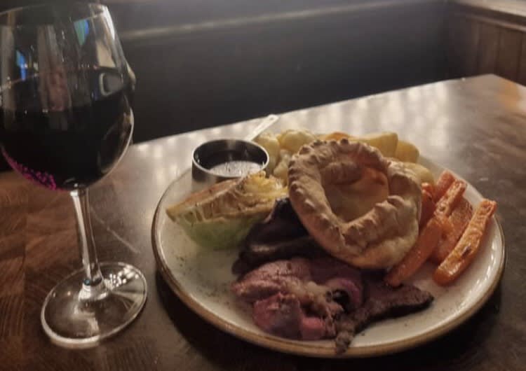 KingsArmsMay's tweet photo. Sunday roast time https://t.co/NiGFmTNxa8
