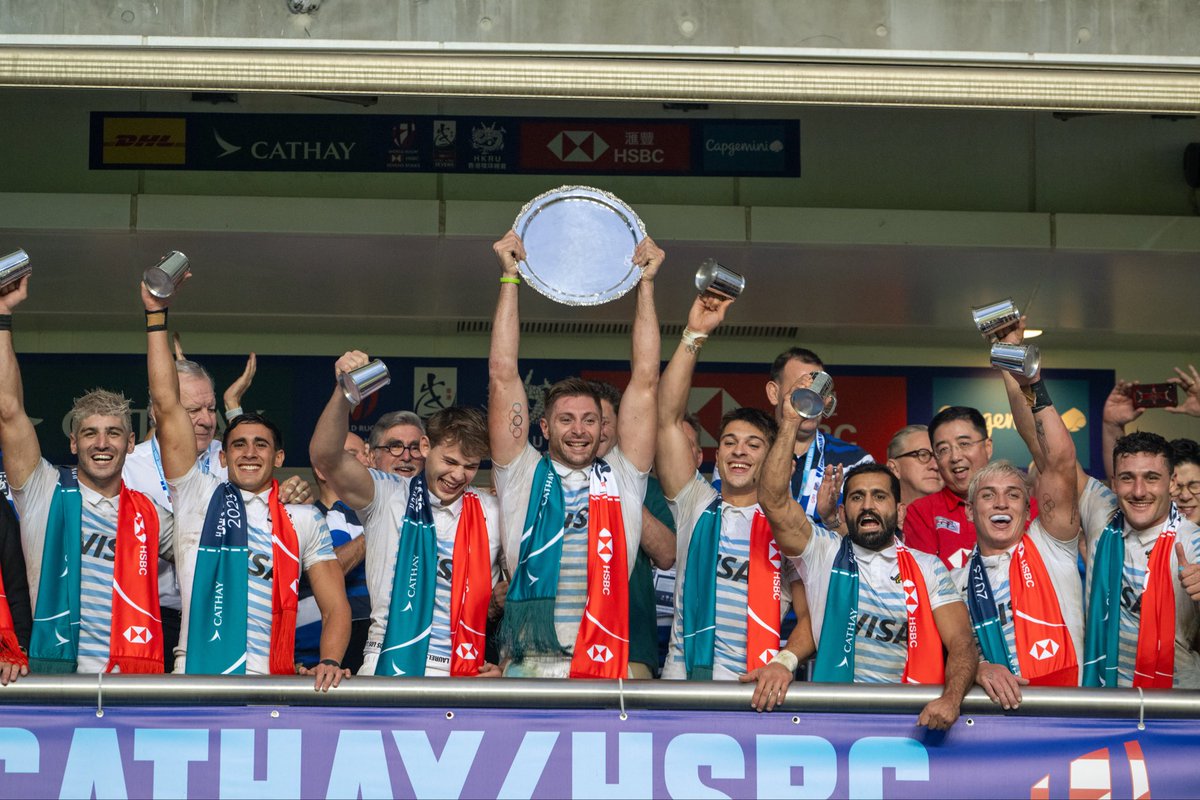 #Rugby7s ¡Quinto puesto para Los Pumas!

🔝 Después de vencer a 🇪🇸 España por 19-0, el equipo argentino triunfo ante 🇿🇦 Sudáfrica por un ajustado 7-5 y se quedo con el quinto puesto en el #HongKongSeven. 

¡Felicitaciones!