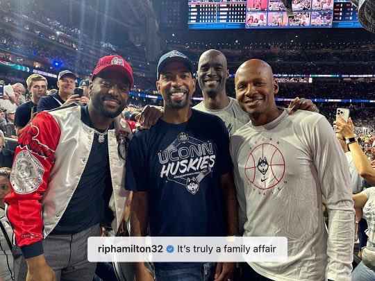 UConnMBB's tweet photo. Forever Family 💙 https://t.co/Yezi8EjQPz