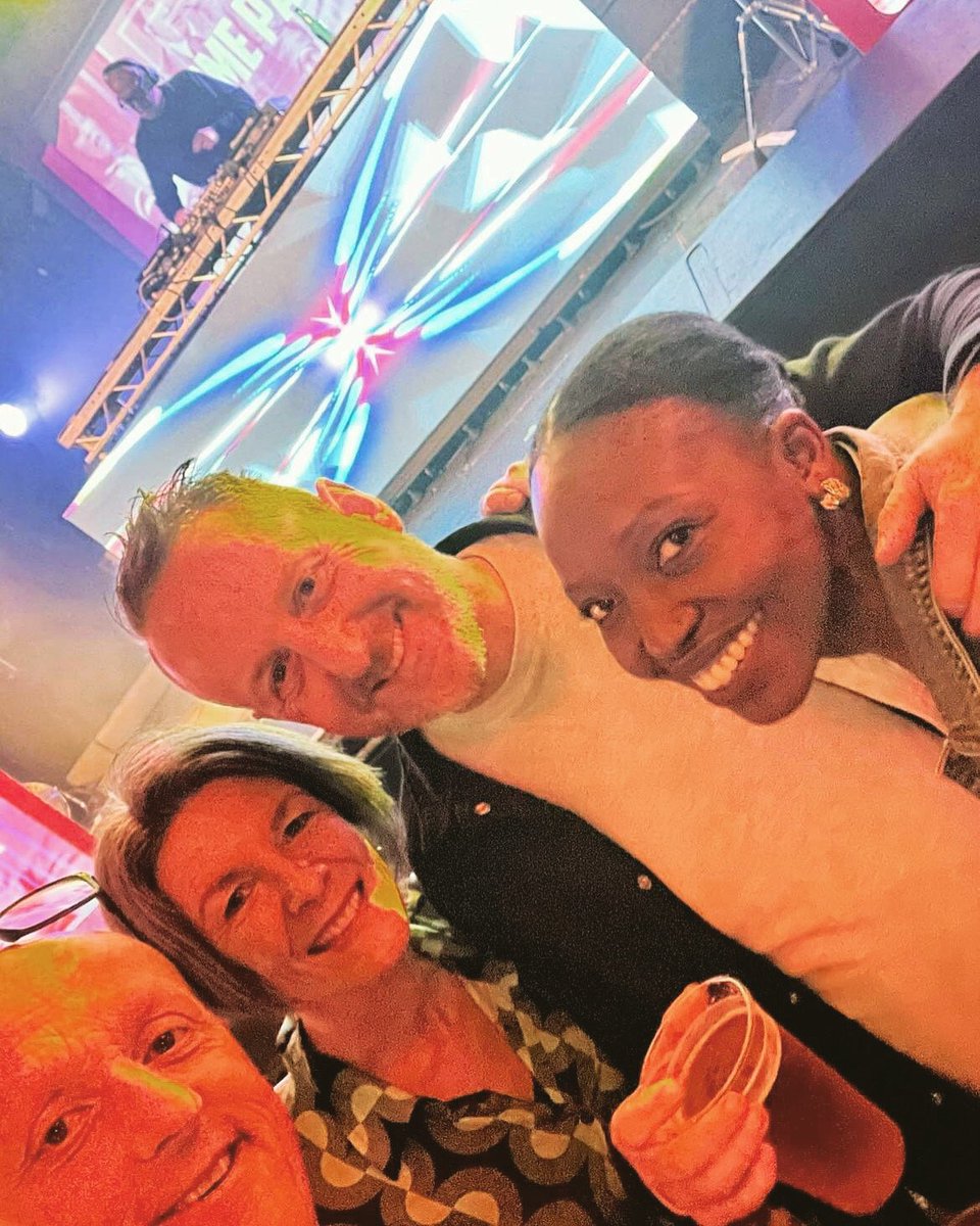 RobertACoe's tweet photo. Great to see @graemepark again with some friends, 35 years after we used to see him play at Kool Kats in Nottingham. @CambJunction #jacfest https://t.co/KQmgOaXVlu