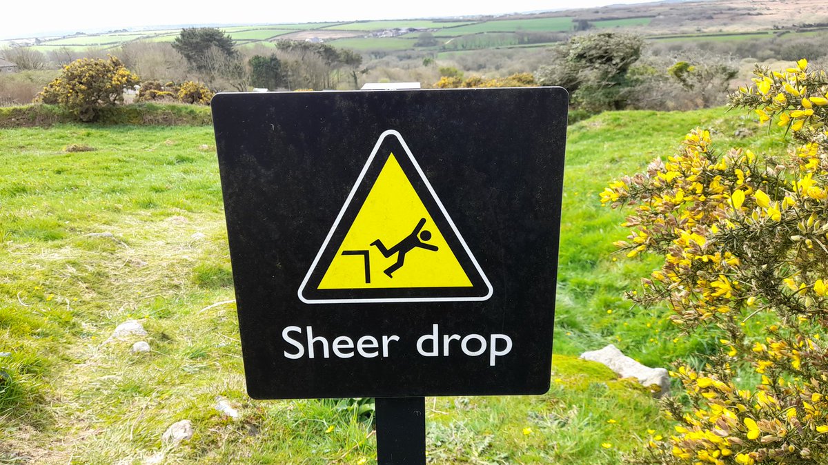 Toby_Driver1's tweet photo. More perilous Cornish prehistory today #Chysauster https://t.co/DzXWxAJKOW