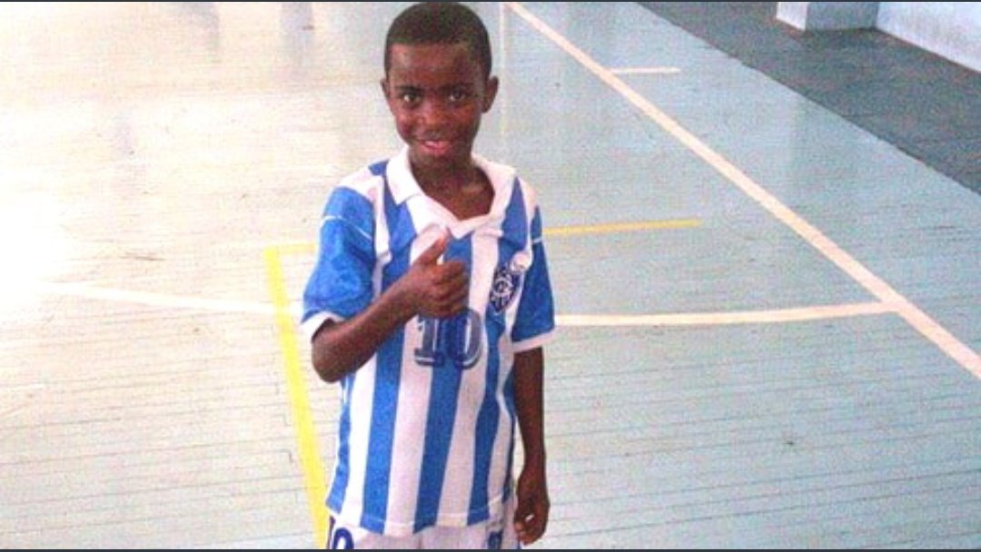 Lavozgalactica's tweet photo. Estos son Vinicius Jr y Rodrygo la última vez que el Barcelona ganó la Champions League. https://t.co/mJDNeiWQks