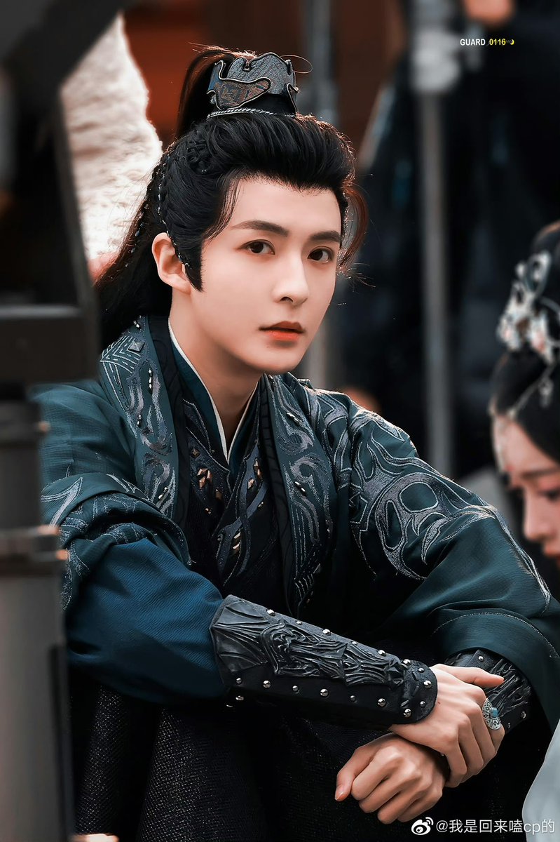 megz ✨semi-ia tweet media