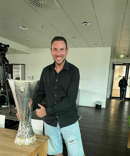 Ich wünsche unserem #Eintracht Reporter  <a href="/CMoffiziell/">Christopher Michel</a> alles Gute zum Geburtstag 🥳🦅 #europapokalsieger #sge