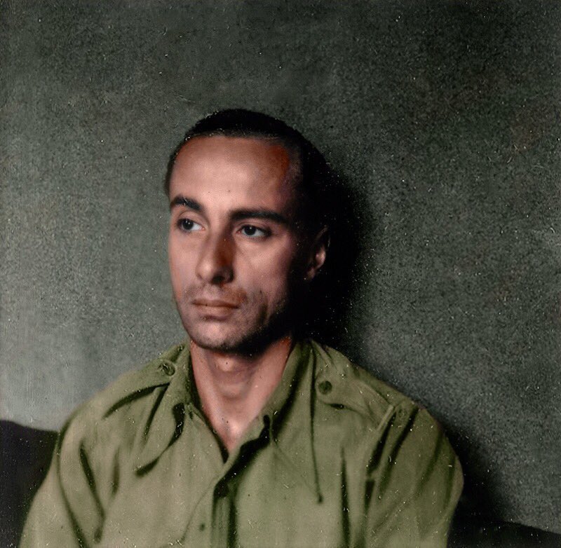 DanHubbard8's tweet photo. Amics catalans, no parlo ben el català, però vull aprendre per mostrar respecte al meu avi, el brigadista Guillaume de Bayser.
Ell pensava que la vostra llibertat valia la seva vida.
Tenia raó!!!
Visca la República Catalana. https://t.co/7IuCoQ0EnI