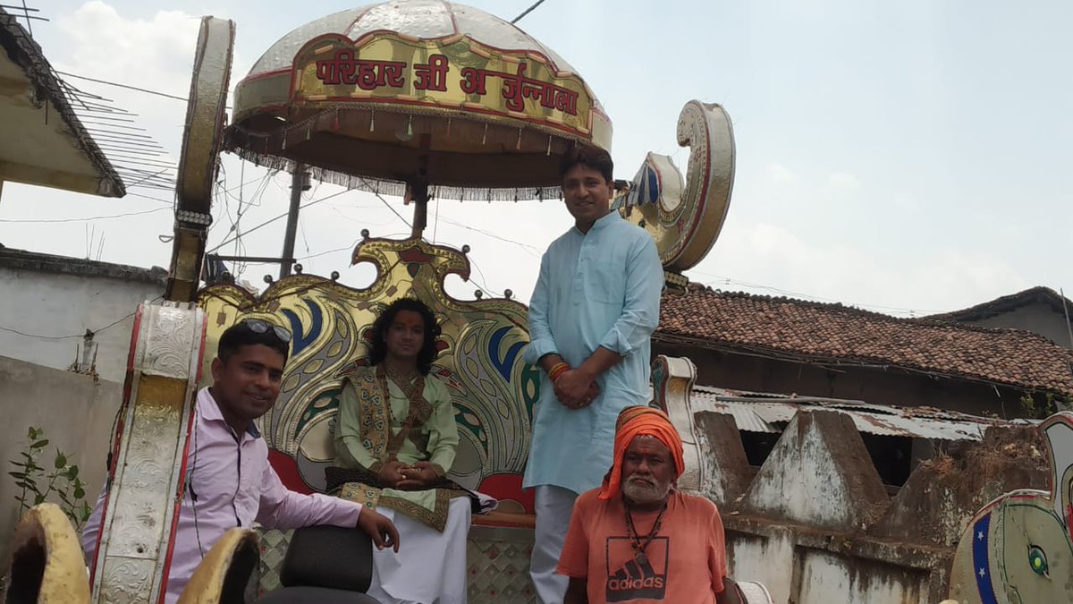 GauraavOffice's tweet photo. आज गृह ग्राम अंसेरा में श्री हनुमान जन्मोत्सव की उपलक्ष पर श्री शिव महापुराण कथा के आयोजन में कलश शोभायात्रा में सम्मिलित होने का सौभाग्य प्राप्त हुआ।🚩🚩
#ShivMahapuranKatha #Ansera https://t.co/frgs3pzbnh