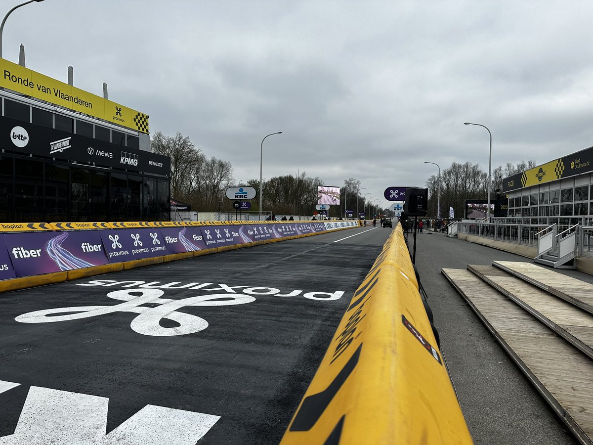 MikeFerrari4's tweet image. Calm before the storm #flandersclassics