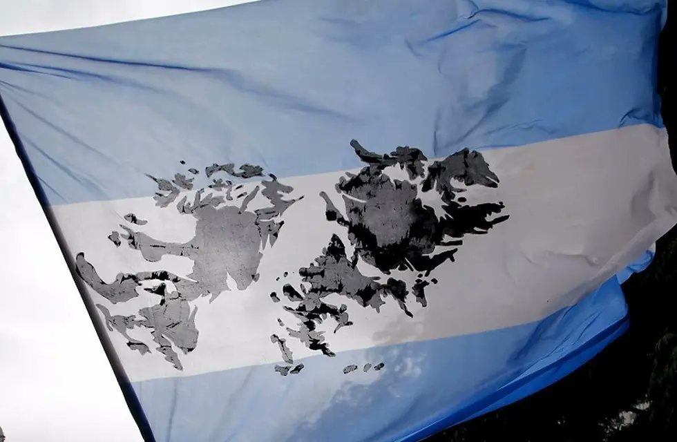 SoyPabloMiguel's tweet photo. Muchísimo se habla de los soldados correntinos en las Malvinas. Es un mito instalado que se va repitiendo aunque ni se agreguen datos ni explicaciones, pero ¿saben por qué? A 41 años del inicio de la Guerra de Malvinas, te cuento 👇🏽🧵 https://t.co/JSFOaoOngF