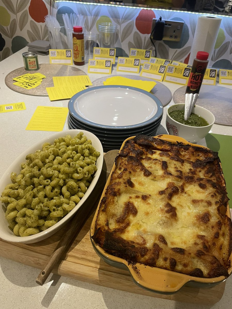 cancercard_'s tweet photo. #CommunitySunday this week is highlighting our wonderful #DineInHelpOut fundraising campaign!
At one of the events it was described as “friendraising” which we loved! Being around friends and family is key for support when you need it most https://t.co/kEFB2IH4b2