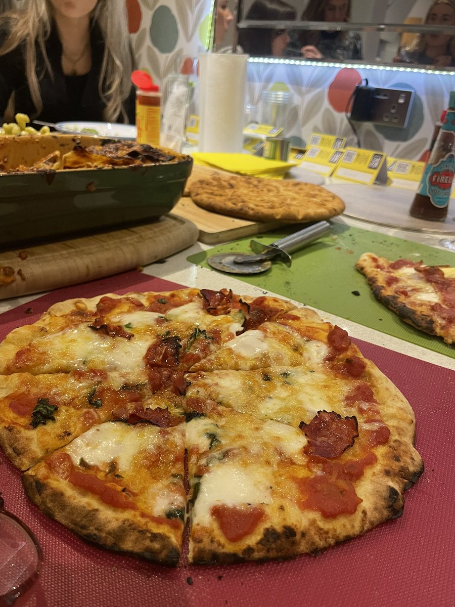 cancercard_'s tweet photo. #CommunitySunday this week is highlighting our wonderful #DineInHelpOut fundraising campaign!
At one of the events it was described as “friendraising” which we loved! Being around friends and family is key for support when you need it most https://t.co/kEFB2IH4b2