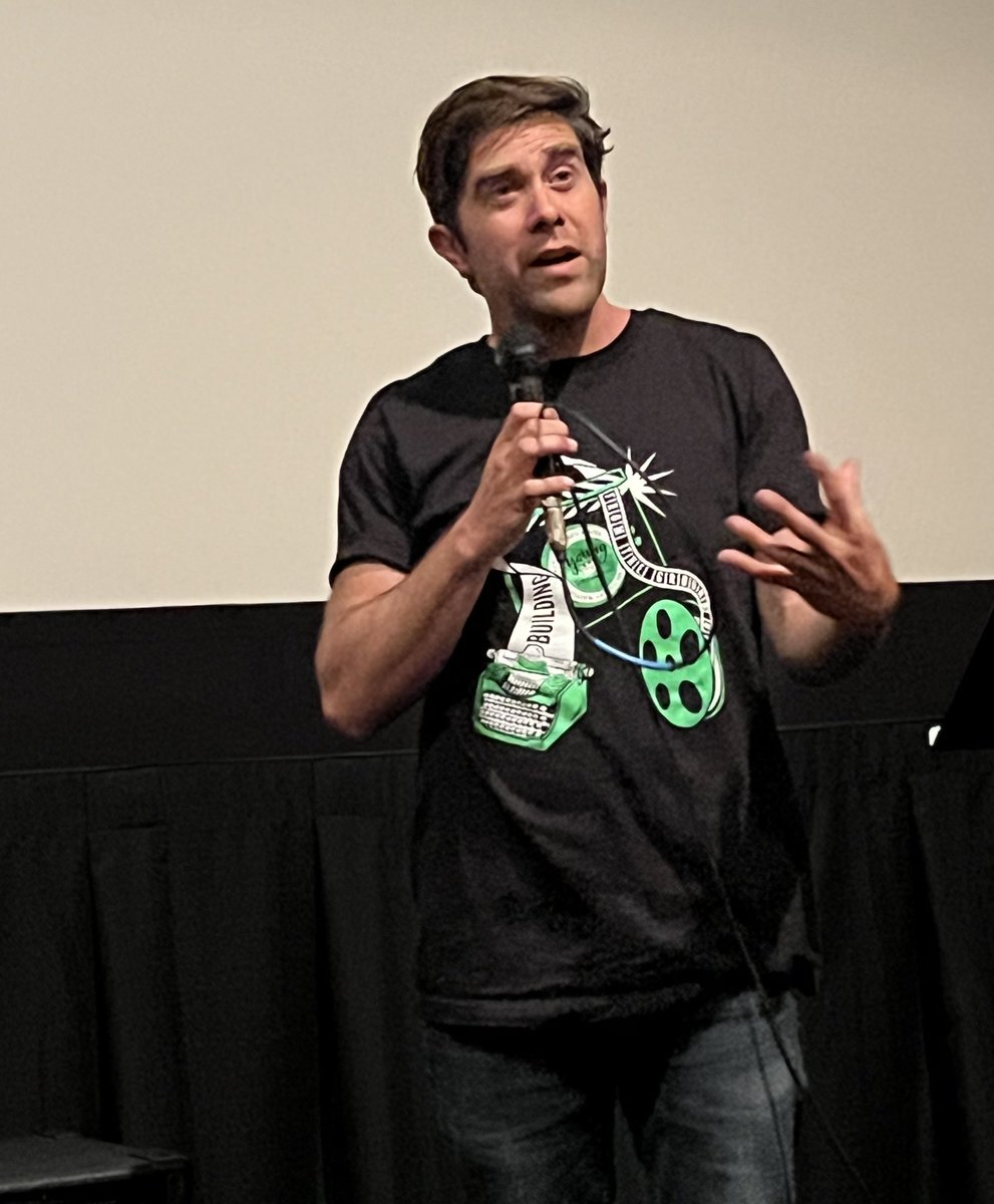 CBCCPodcast's tweet image. Chris presented two clips from Paper Girls &amp;amp; one clip from Halt and Fire, and broke his process down for the crowd.