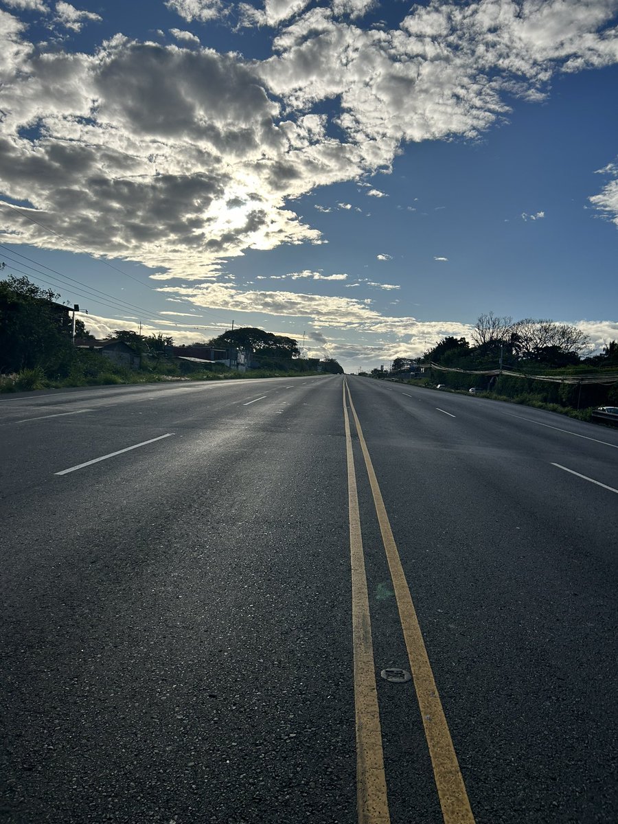 Buenos días ☀️ 
🇨🇷