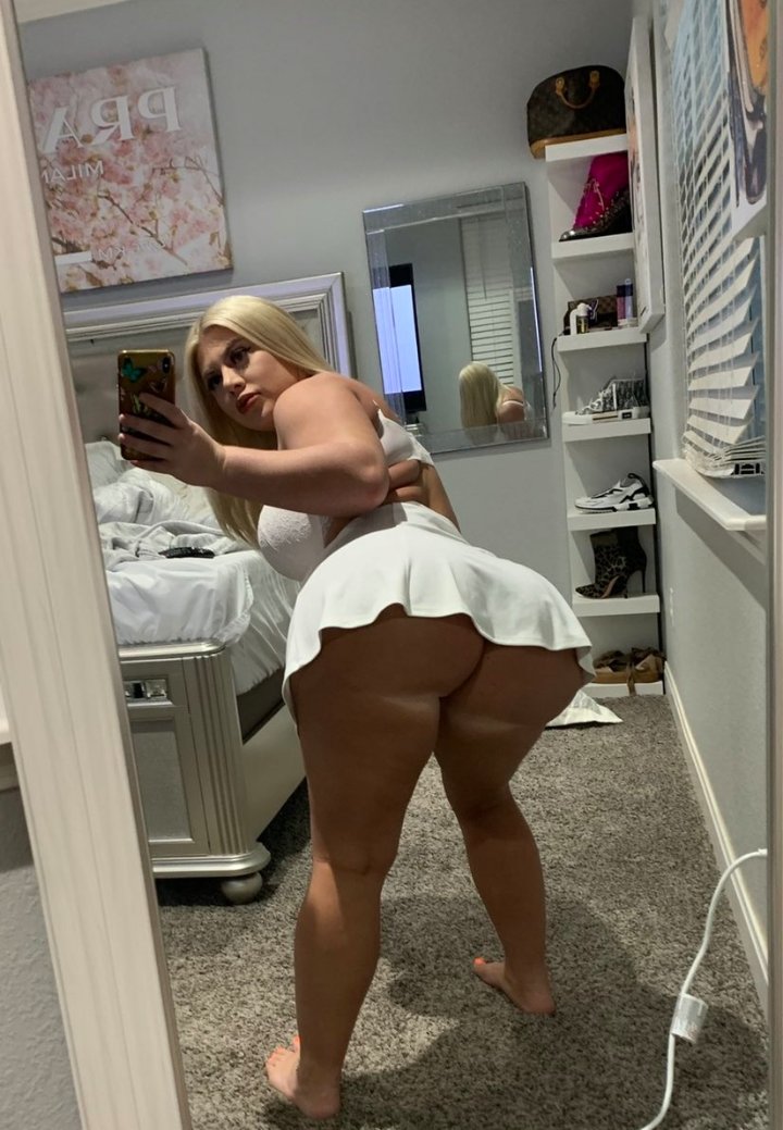Austyn_45's tweet photo. Venez prendre plaisir avec moi corps tout humide.  Les fantasmes😍 de chacun sont les bienvenu. 
 Nude en pack bien fournis, passe en Dm 🌝
Sexcams disponible🥰. https://t.co/RFEh6Y8uvd