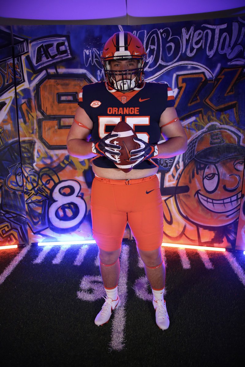 Had a great visit yesterday at Syracuse University yesterday thank you!! 
<a href="/CoachSFarmer/">Coach Steve Farmer</a> <a href="/GinoGigs/">Gino Gigliotti</a> @CJones_SU