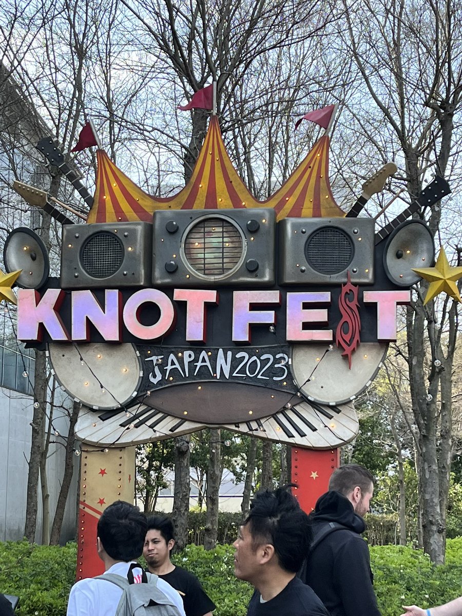 matuumotty's tweet photo. 初めてのKNOT FESTで低音に浸ってた

ホルモンのメガラバが聞けて感動

#KNOTFESTJAPAN2023 https://t.co/dumAGopbH4