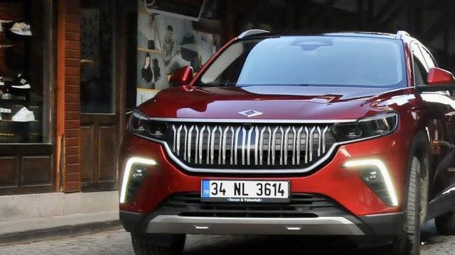 TurkeysEconomyC's tweet image. Fırsatçı bir talihli daha TOGG’u almadan 1 milyon 650 TL’ye satışa ilana koydu. Ticaret Bakanlığı ise kişi hakkında işlem başlattı. 

( Türkiye’s Economy Channel )