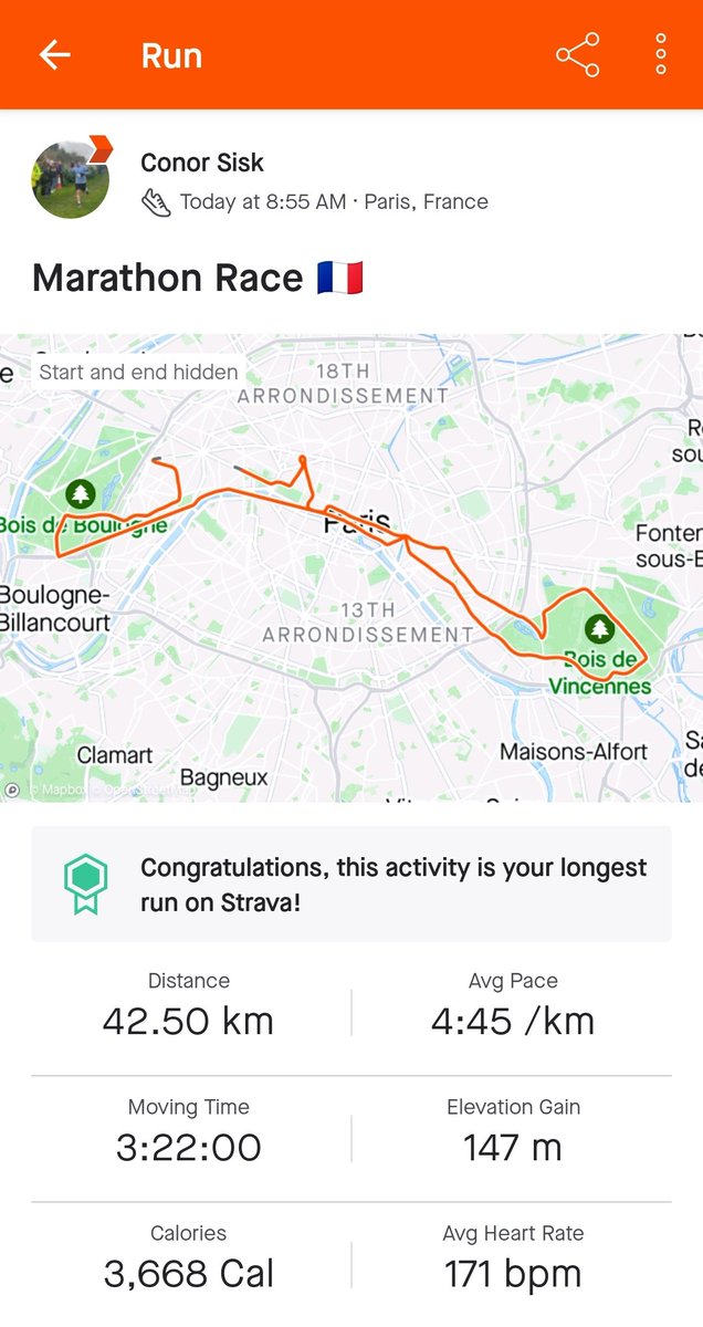 CSisk6's tweet photo. Mon premier marathon 🇫🇷 

Unbelievable experience and great to have some supporters cheering me on. Roll on Dublin in October! https://t.co/RdyzjYURGY