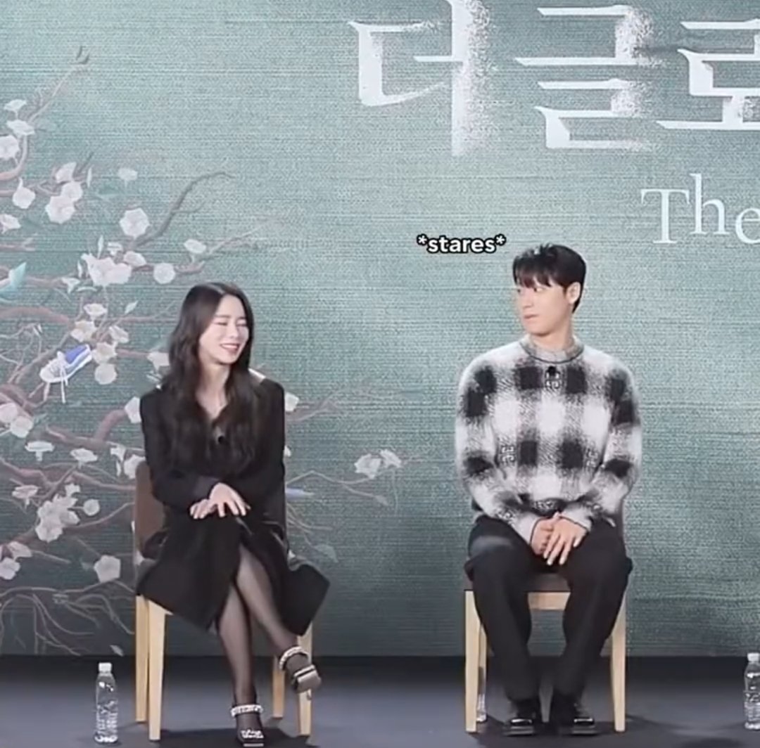 wina221b's tweet photo. It's the stolen glances ❤️ #LimLim #LimJiYeon #LeeDohyun https://t.co/W6mNu4m6tG