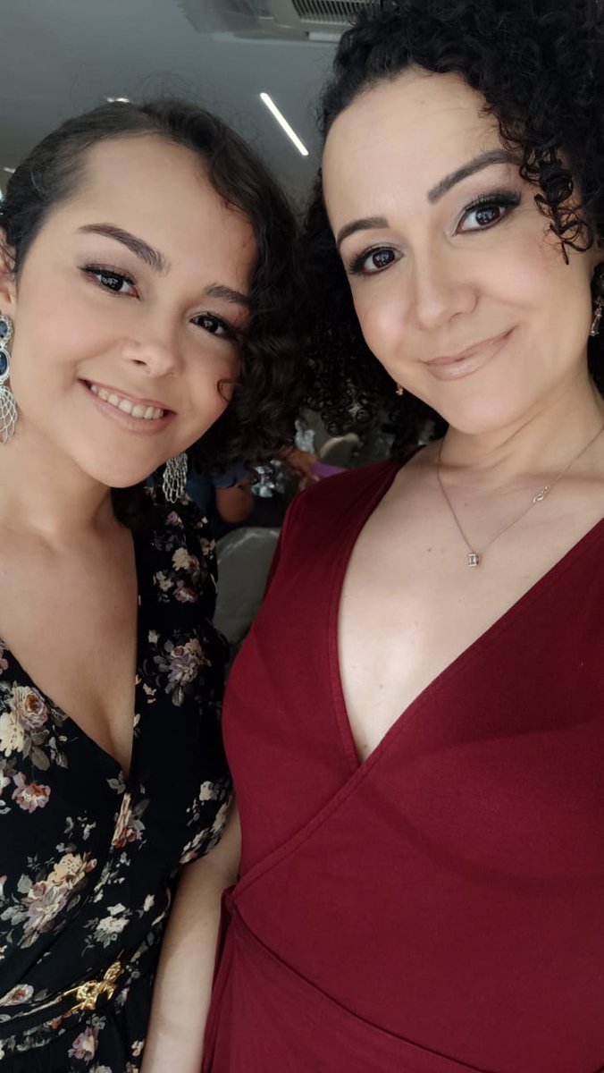 _FariasRenata_'s tweet photo. Postando foto do nosso momento de divas por aqui, agora todas as redes foram contempladas. 🥰
@brufmach https://t.co/xwtiBFHD1K