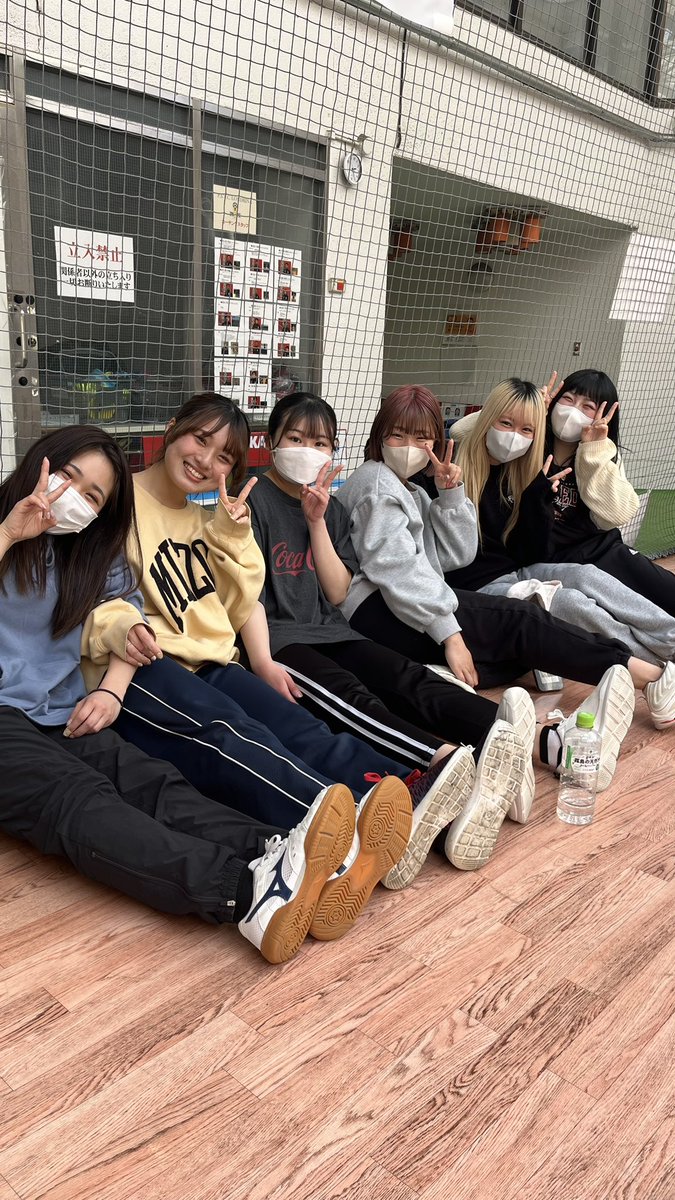 新入生のみなさん！
ご入学おめでとうございます！🌸⚽️

友達を作りたい！！
フットサルに少しでも興味ある！！
そんな方は男女問わずぜひ一度Tokyo Familyに遊びにきてください！🙆‍♀️

Tokyo Familyに入れば最高の大学生活を送れること間違いなしです！(^_−)−☆

#春から桜美林
#サークル