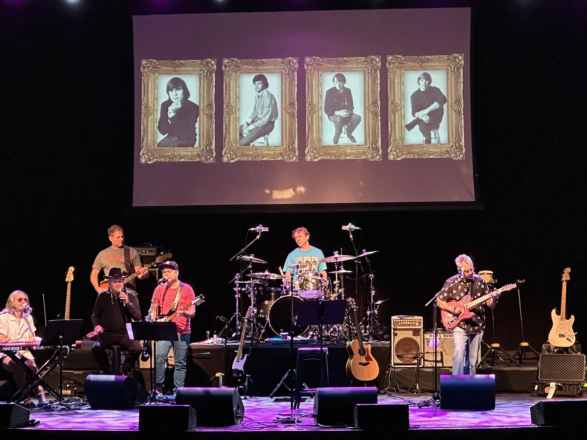 cometothesun's tweet image. Great 1st night honoring David, Michael &amp;amp; Peter, celebrating Headquarters &amp;amp; presenting a 2 hr evening of Micky Dolenz’s fantastic voice &amp;amp; incredible film collection. This tour runs for all of April. The energy, emotion and wonderful fans are still there, engaged in the magic.