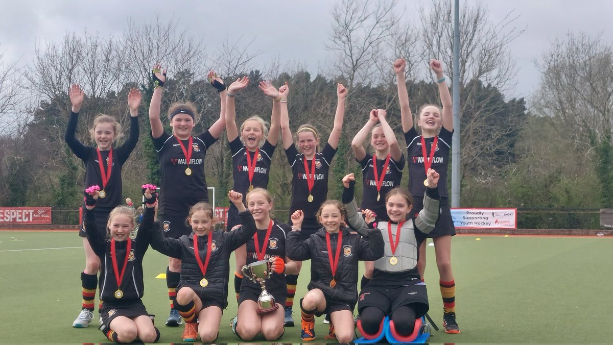 🏆Lurgan hockey club are the champions of the U11 Cup finals 🏆

Well done to all the teams who took part 🏑

#fieldhockey #fieldhockeyislife #clubhockey #youthhockey #fieldhockeylife #ulsterhockey #hockeylife