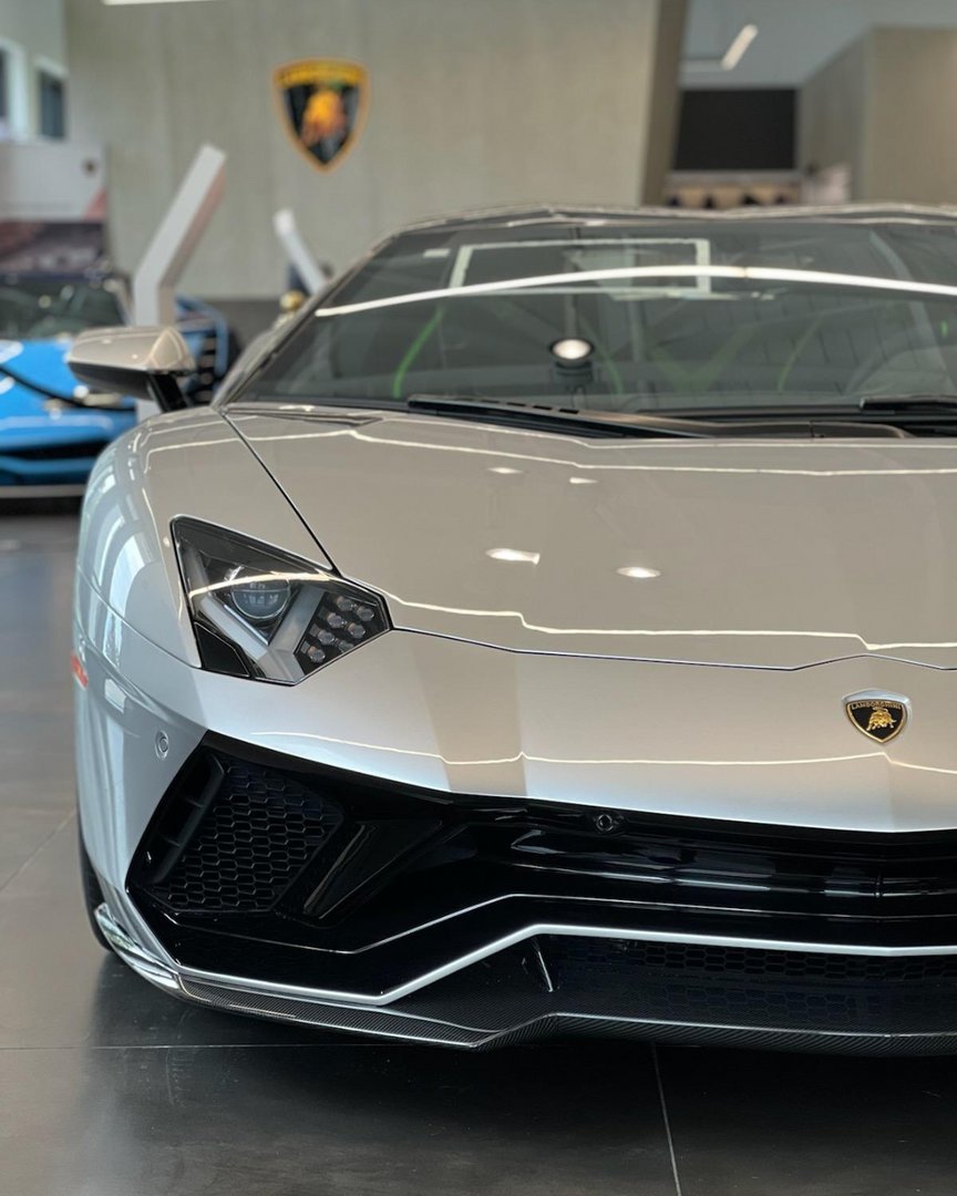 LamboSarasota's tweet image. The Sliver lining, this is your car now! 🏎️💨

#LamborghiniSarasota  #LimitedEdition  #SinceWeMadeItPossible #Lamborghini #Lambo #LamboSarasota #LamboSRQ #LamborghiniSRQ #CarLovers #LuxuryCars #ExoticCars #Naples #Florida #SarasotaFL
