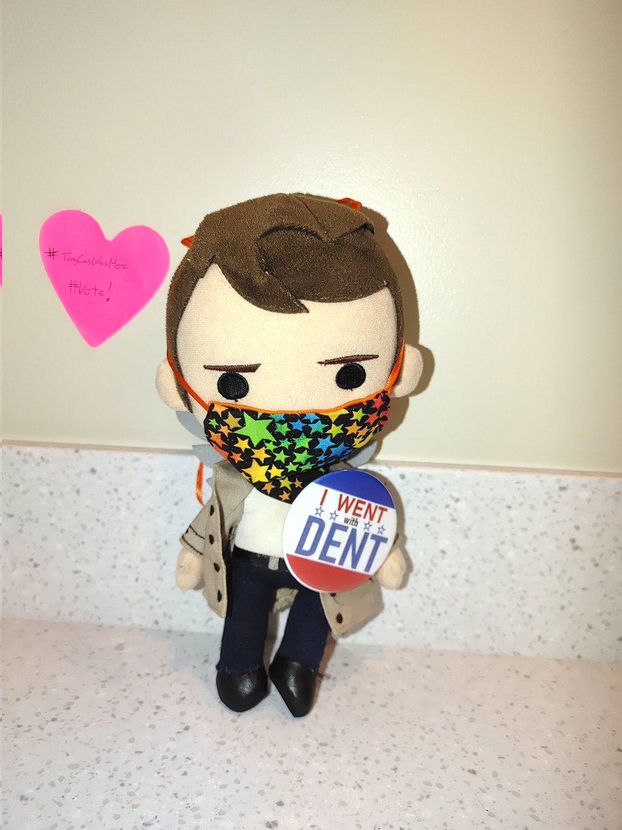 Tarot1's tweet photo. I waited until today to do this photo because I didn't want it to get dismissed as an April Fool's prank. Make sure you get out there and vote especially if you're in Wisconsin. #TinyCasWasHere #SpnNOLA #Vote! https://t.co/gcKf3GwXeq