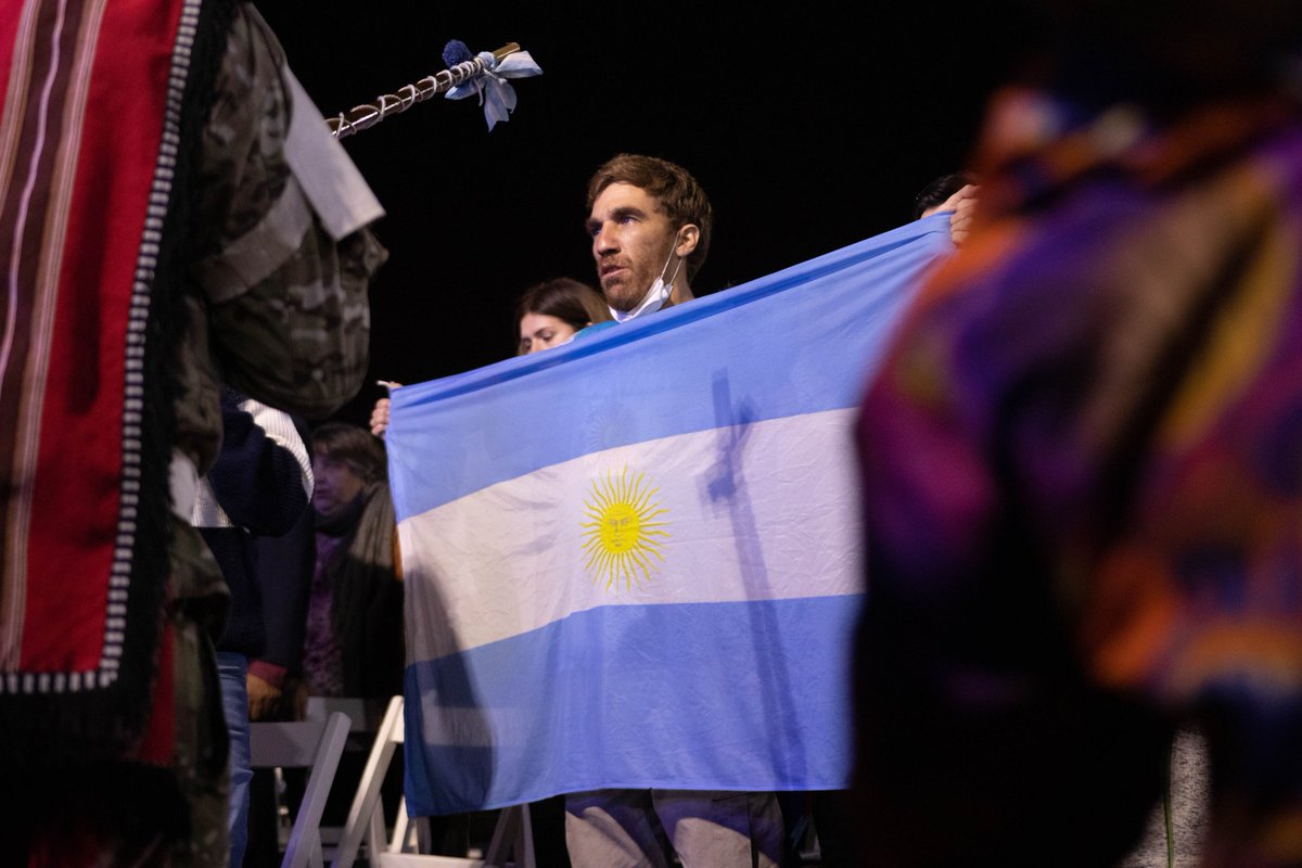QuintelaRicardo's tweet photo. El pueblo argentino abraza a nuestros compatriotas que lucharon en Malvinas por la soberanía de nuestro país sobre las Islas. Un gracias eterno a los riojanos que escribieron su historia heroica en las islas. Son nuestro orgullo!
¡Las Malvinas son argentinas! 🇦🇷 https://t.co/1miYxNEg0j