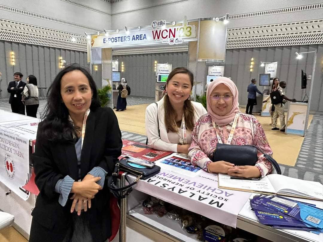 Team from Malaysia🇲🇾
Our president of Malaysian Society of Nephrology @LilyMshar and Head of Service Dr Sunita.
@drmummy @esthertanzz @rafidah72

#ISNWCN @ISNWCN