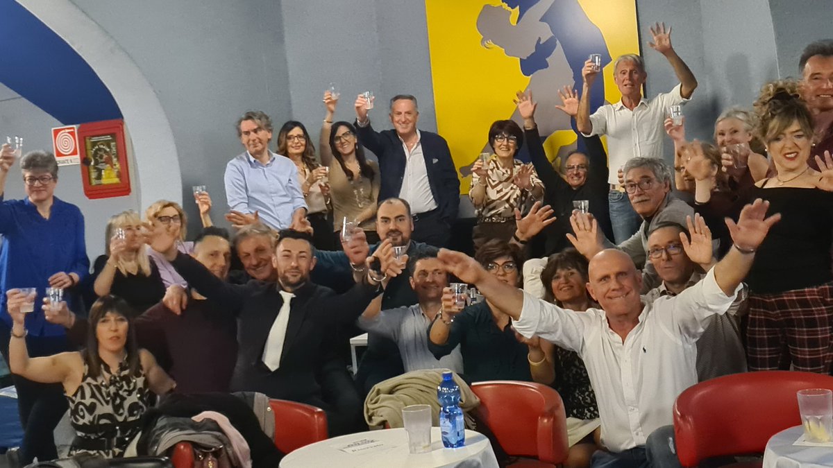 ArbeTeam's tweet photo. 👉👉Grazie a tutti per la partecipazione numerosa di ieri sera !!! Ci siamo divertiti un sacco !!! 💃🏻🕺🏽🥳🥂e vi diamo appuntamento a sabato 29 aprile con stage di cha cha cha in pre-serata !!! Buona domenica delle palme a tutti !!! https://t.co/OfvW05rJ2r