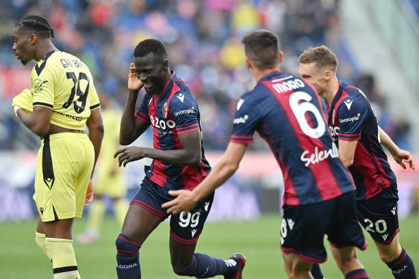 TGoalpost's tweet photo. Musa Barrow brings the spark for Bologna! 🌟
The Gambian forward got a goal and two assists, as Bologna saw off Udinese in a 3-0 win, taking them up to 8th in Serie A! 🔴🔵
#TheGoalpostNews #BolognaUdinese #Bologna #Udinese #MusaBarrow #Barrow #SerieA #SerieATIM #Calcio https://t.co/wU6dlRIK8y