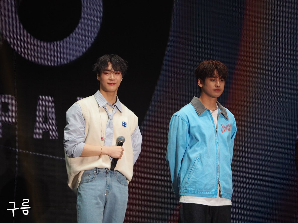 moon_astro__'s tweet photo. 20230402
IDOL RADIO

#아스트로  #ASTRO
#문빈 #산하 #ムンビン #サナ #MOONBIN_SANHA
#iKON #viviz
#IDOL_RADIO_LIVE_IN_JAPAN https://t.co/JEljSPJ5Qv