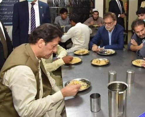 MShehzadSpeaks's tweet photo. کوئی ہے جو اس تصویر کو ری ٹوئٹ کرے 
اور مجھے فالو کرے🤚 https://t.co/IpsYMkXy9y