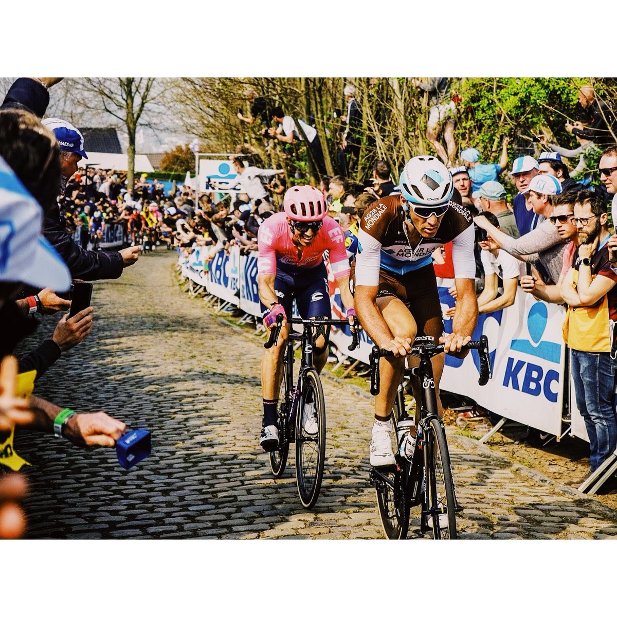 Charliee1972's tweet image. 4 years ago at the biggest party I&apos;ve been to! #kwaremont #flandersclassics #RVV