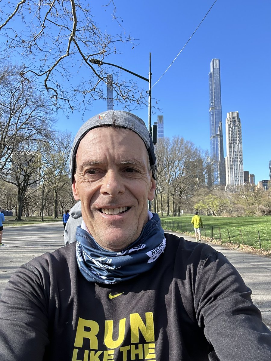 wadeNYC's tweet photo. Before and after #runforone #runforevan #nyrr — cold, windy and sunny 4-miler https://t.co/ujpYBMtfHF