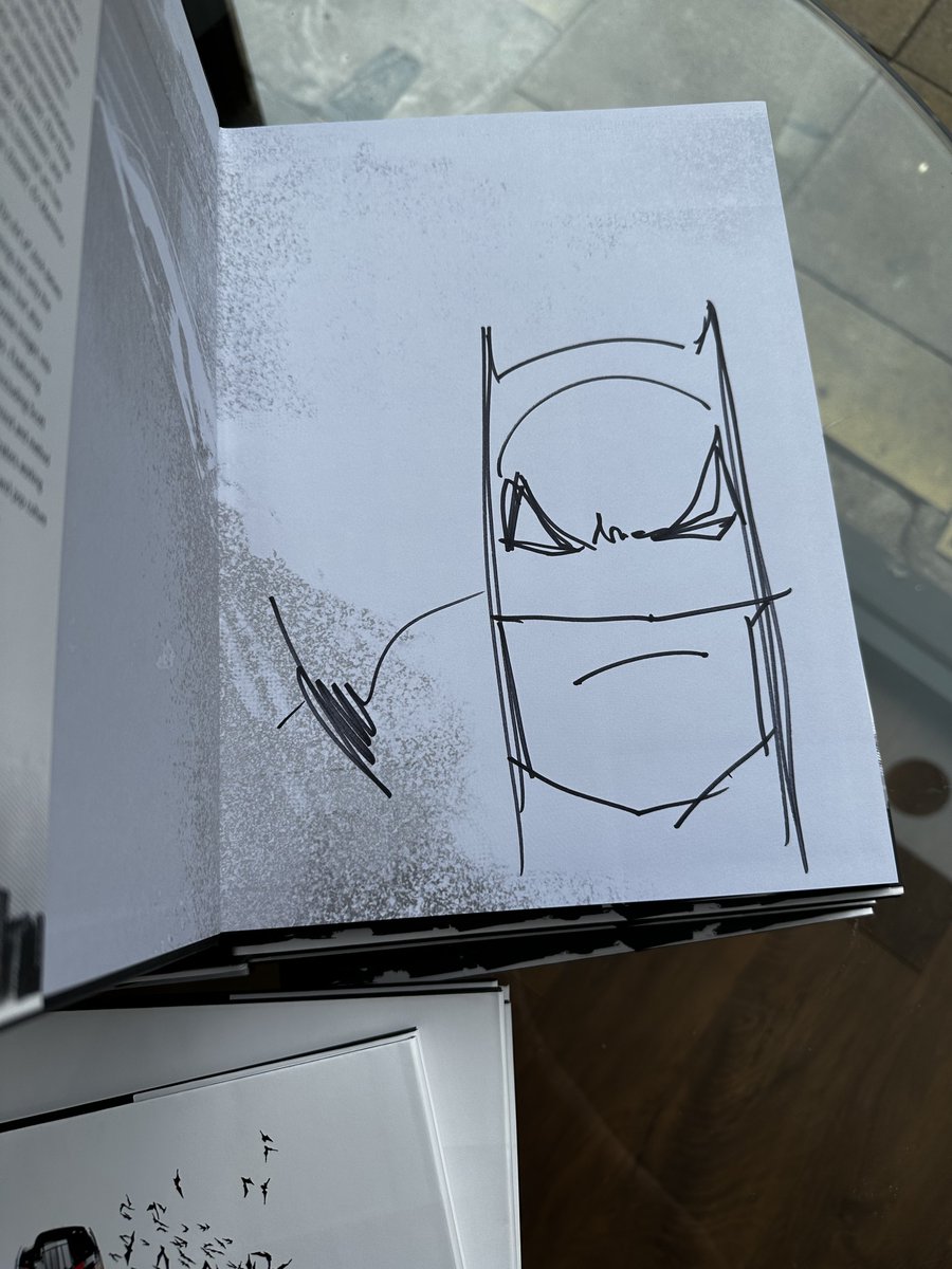 Jock4twenty's tweet photo. The show runs all month at @thepanelgallery - we have Batman: ONE DARK KNIGHT Mondo Prints available, and all copies of my art book are sketched and signed… thanks again all #batmanonedarkknight https://t.co/Kssg2O16Yp