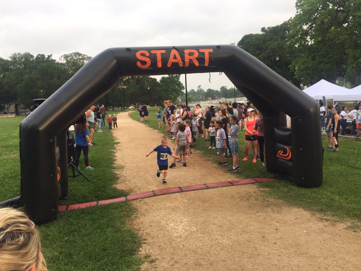 PoeElementary's tweet photo. The inaugural Poe Fun Run. 1K for each grade followed by a 5K for the brave! https://t.co/gHlwArNwnA