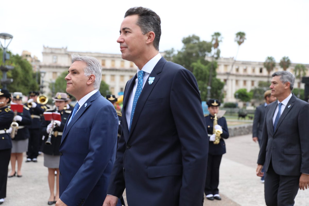 ManuelCalvoCba's tweet photo. El honor fue el estandarte de nuestros combatientes y la valentía su bandera. Las Malvinas son Argentinas, ayer, hoy y siempre.

#LasMalvinasSonArgentinas #MalvinasArgentinas https://t.co/I8PJsFNCcM