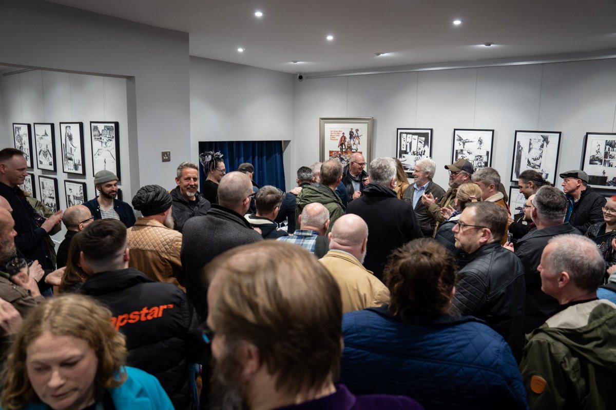 Jock4twenty's tweet photo. A huge thanks to everyone that came out to the opening of the Batman: ONE DARK KNIGHT exhibition at The Panel Gallery…. It was brilliant to see so much support, and extra thanks to Jeff Chahlal and his team for their hospitality and wonderful gallery space. #batmanonedarkknight https://t.co/PKX3tKIPUZ