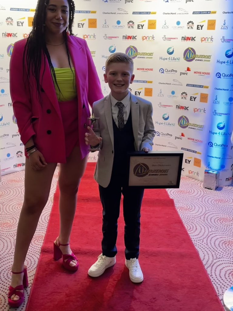 Benjiballer5's tweet photo. Uberheroes Kindness Awards photo dump 📸
#uberheroes #uberheroeskindnessawards #awards #charity #fundraising #awardsnight https://t.co/zNGdy2YJ6S